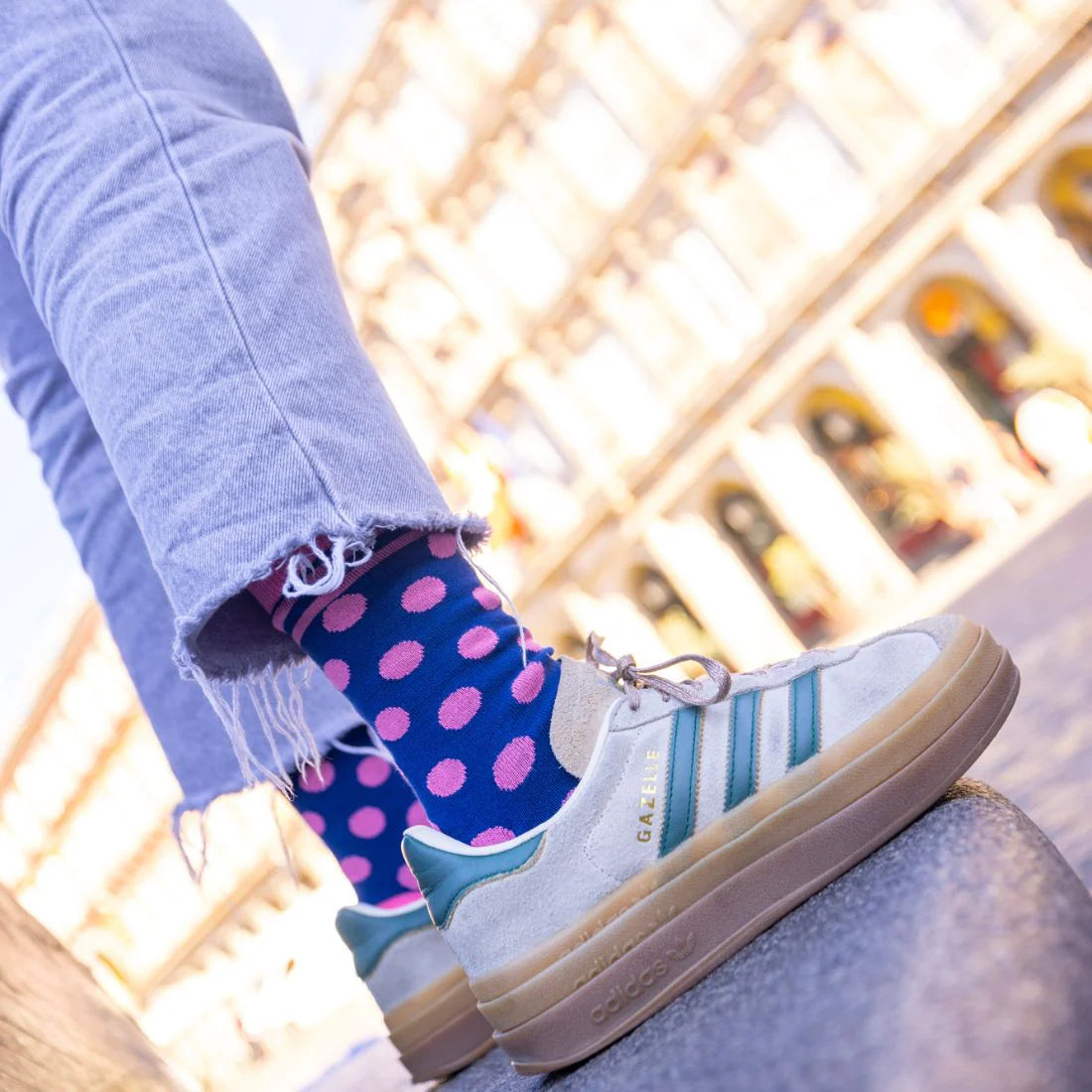 Pink Dots On Navy Blue Bamboo Socks 4-7 UK
