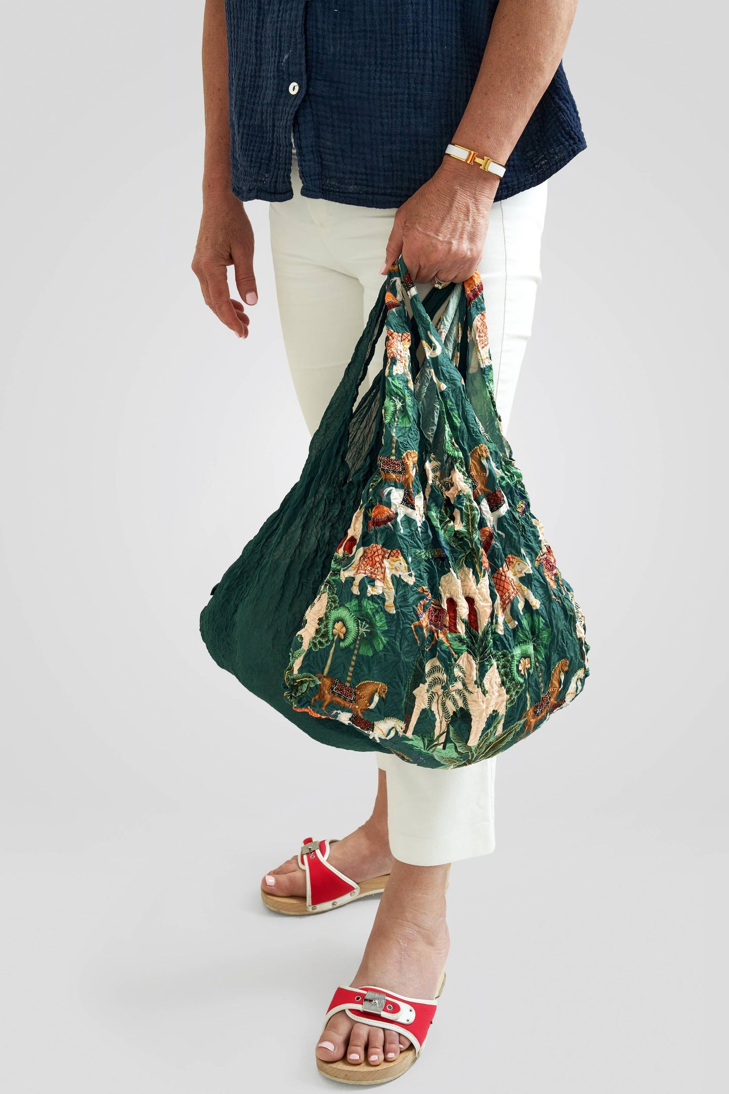EMPIRE - India Inspired - Sustainable Foldable Shopping Bag in use - Deja Vu