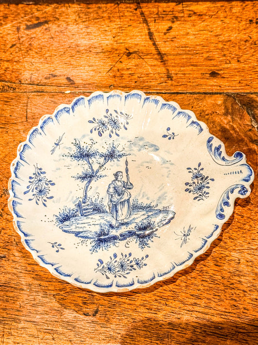 19th Century French Faience Blue & White Vide-Poche Dish (fretted) c.1850