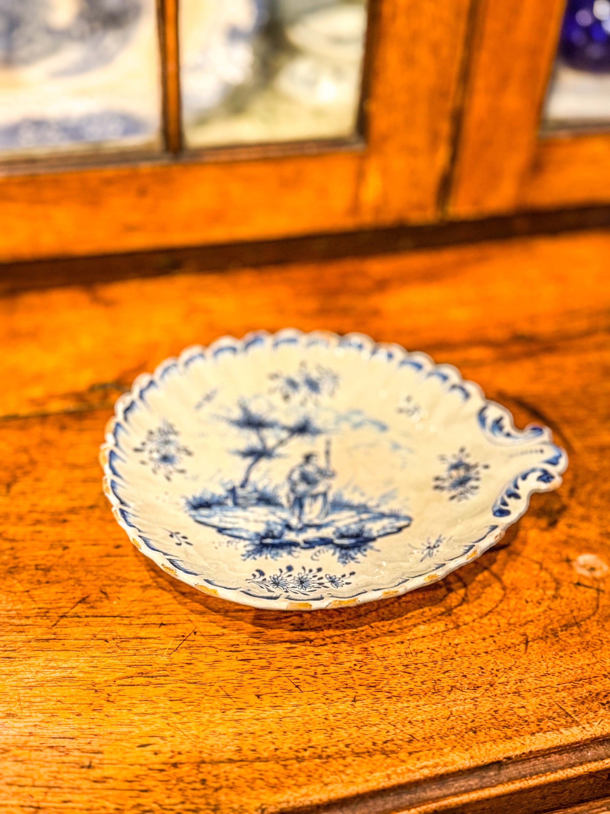 19th Century French Faience Blue & White Vide-Poche Dish (fretted) c.1850 2