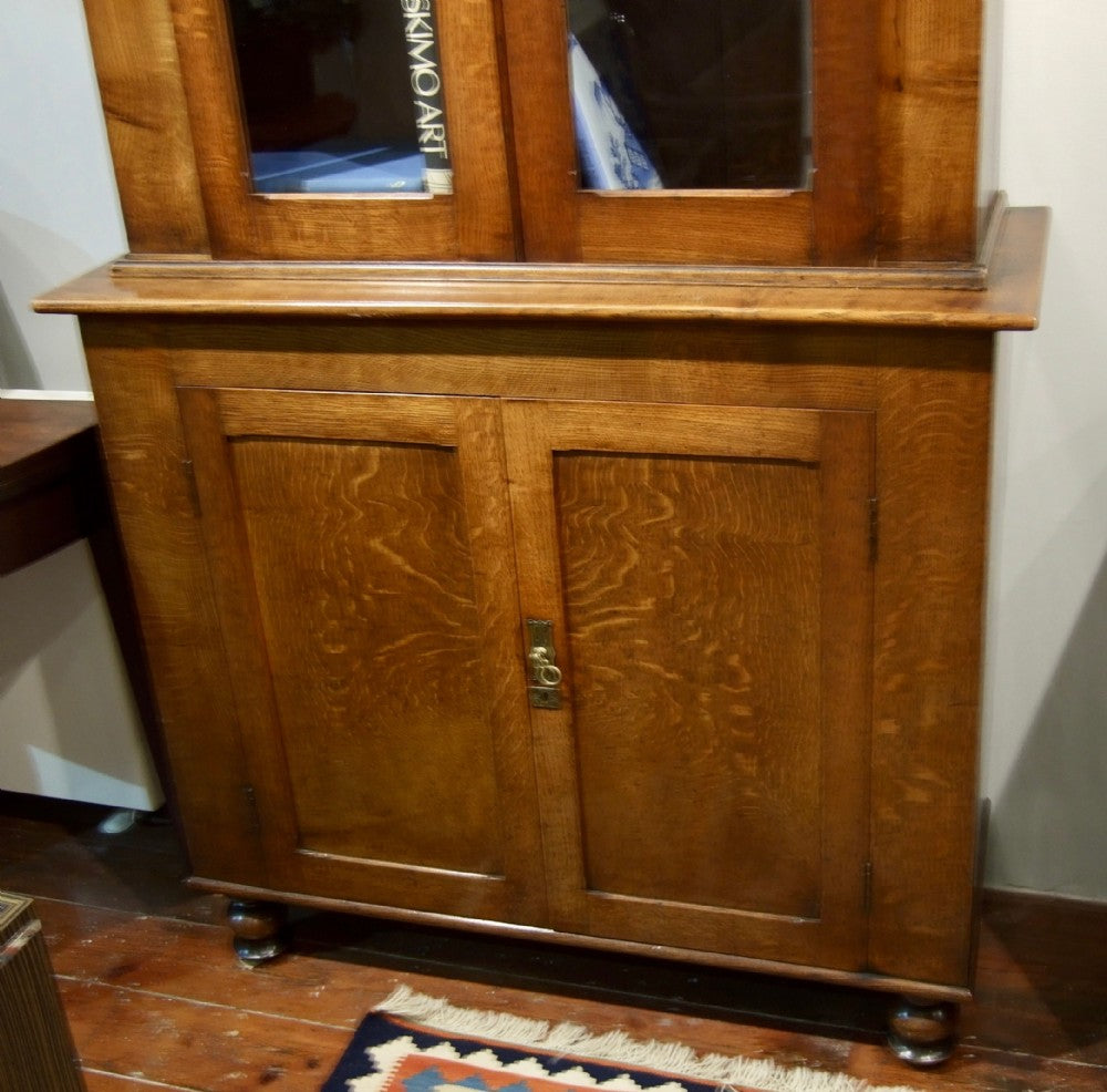 Late Victorian English Oak Narrow Bookcase 7