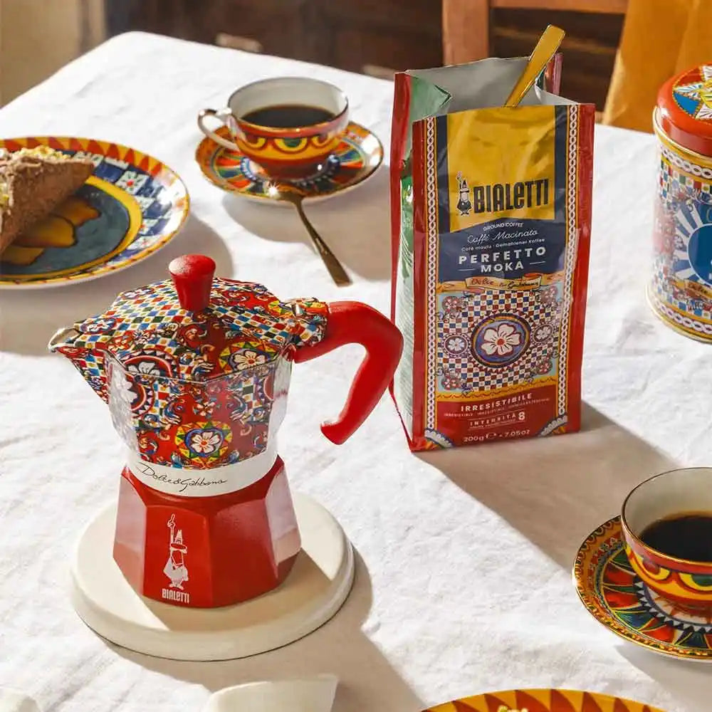 Moka Express Bialetti Dolce&Gabbana - Sicilian Cart - 6 cup with coffee