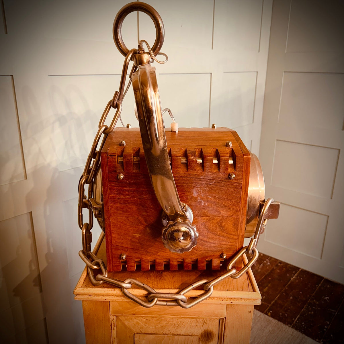 Vintage Wooden Cinema/Theatre/Nautical Style Lights 2